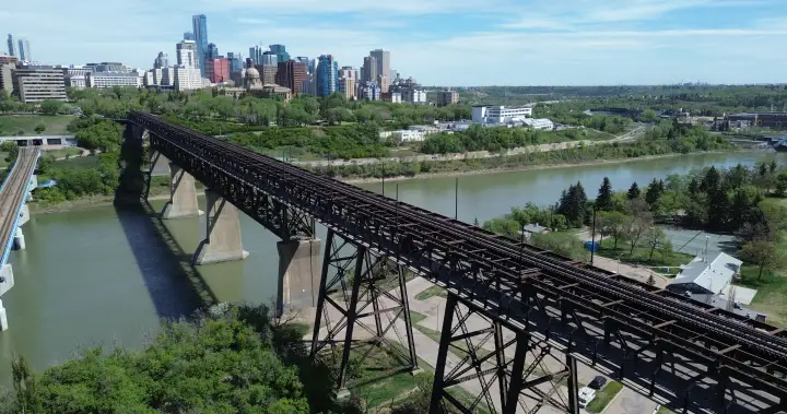 Edmonton city councillors discuss ways to save High Level Bridge – Edmonton
