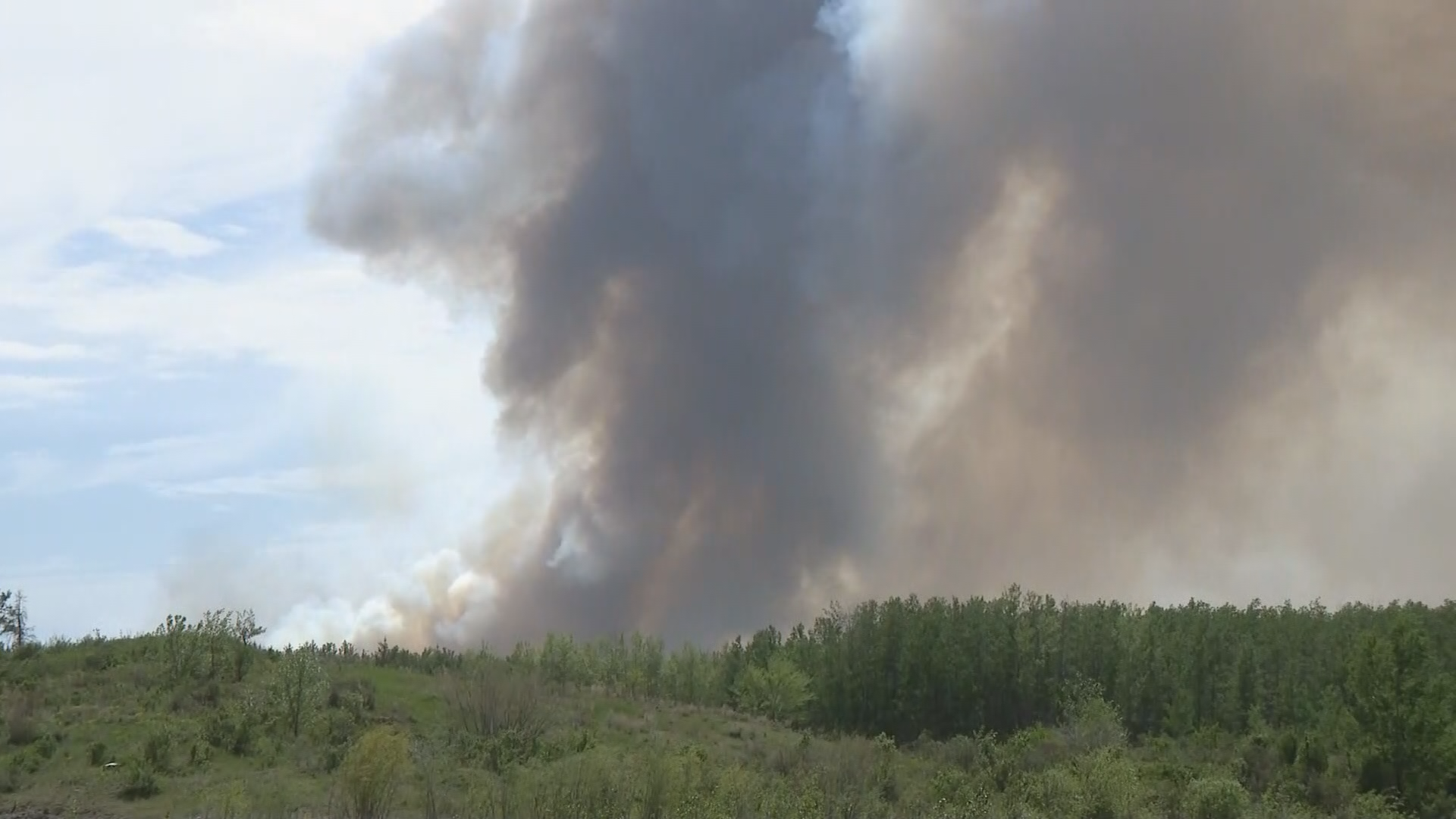 Lightning sparks out-of-control Saskatchewan wildfire, community on evacuation alert