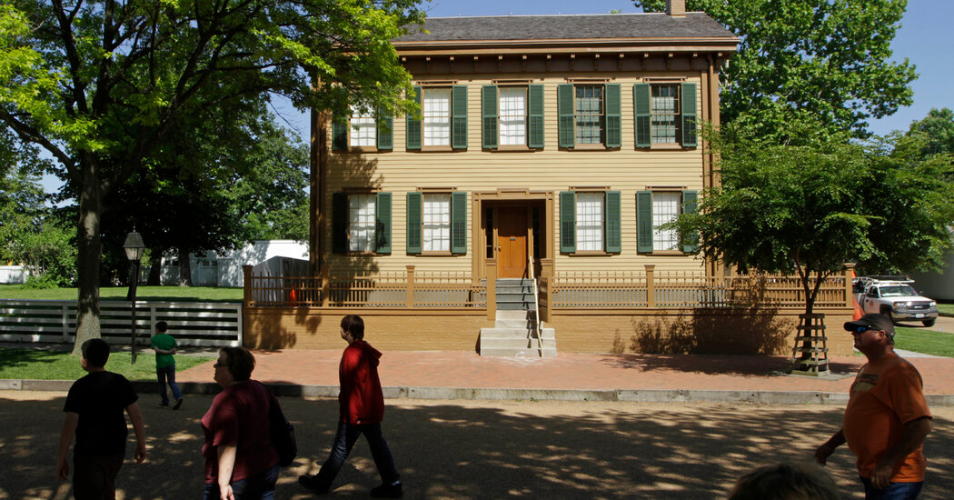 ‘Witness’ Tree Outside Abraham Lincoln’s Former Home Irreparably Damaged